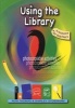 Using the Library, Book 2 - middle primary - A Resource for Teachers (Paperback) - Ron Thomas Photo