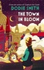 The Town in Bloom (Paperback) - Dodie Smith Photo