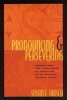 Pronouncing and Persevering - Gender and the Discourses of Disputing in an African Islamic Court (Paperback) - Susan Hirsch Photo